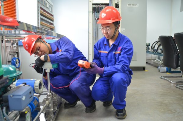 天成配资 编织降温防护网，一线不再“洗桑拿”